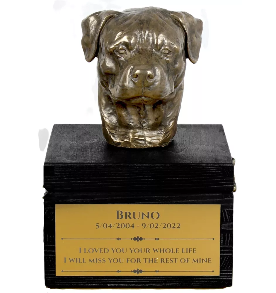 Rottweiler, Rott, Rottie - an urn with an engraving and a sculpture of a dog, a handmade product by the Art-Dog brand.