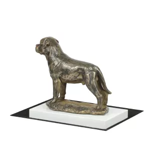 Rottweiler, Bouvier allemand II - statuette de chien, figurine sur un socle blanc, trophée pour exposition de chiens de la marque Art-Dog