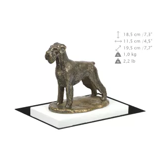 Schnauzer I - statuette de chien, figurine sur un socle blanc, trophée pour exposition de chiens de la marque Art-Dog