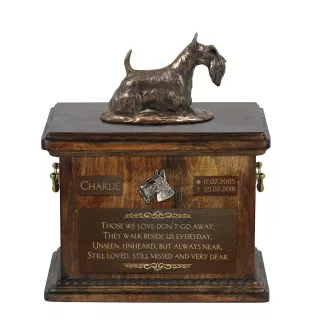 Schottischer Terrier, Scottish terrier - Eine Urne für die Asche eines Hundes, eine Urne mit einer Statue, eine personalisierte Hundeurne von der Marke Art-Dog.