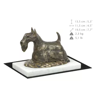 Terrier écossais, Scottish terrier - une statuette de chien, une figurine en marbre blanc, un trophée pour l'exposition de chiens de la marque Art-Dog
