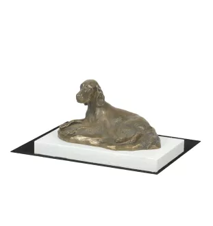 Setter anglais, Setter laverack - statuette de chien, figurine sur un socle blanc, trophée pour exposition de chiens de la marque Art-Dog
