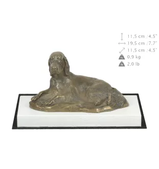 Setter anglais, Setter laverack - statuette de chien, figurine sur un socle blanc, trophée pour exposition de chiens de la marque Art-Dog