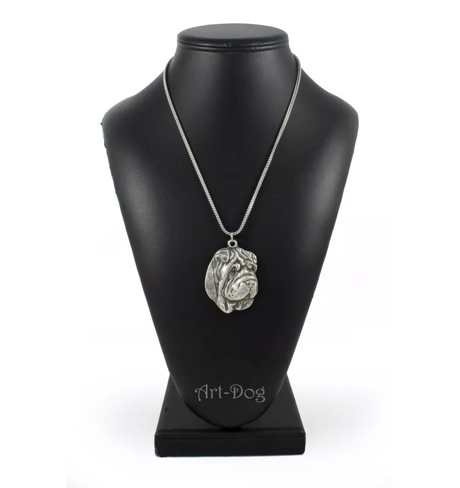 Shar Pei - un collier avec un chien, un pendentif de chien sur une chaîne en argent, un bijou unique de la marque Art-Dog