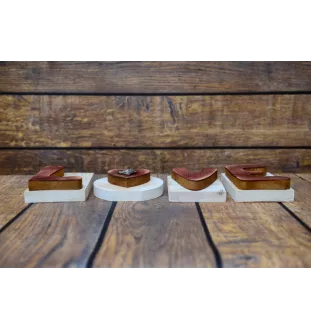 Shiba Inu - Holzschriftzug LOVE, Innendekoration mit Hund, entzückende Dekoration für das Regal der Marke Art-Dog