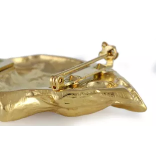 Siberian Husky, Chukcha - brooch with a clip, gold-plated holder for a race number, elegant dog show pin from Art-Dog brand