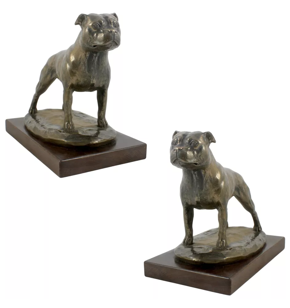Staffordshire Bull Terrier figurka na drewnie Art-Dog