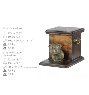 Staffordshire Bull Terrier, Staffordshire Bullterrier I - Eine Urne für die Asche eines Hundes mit einer Statuette, eine elegante Urne für einen Hund, eine außergewöhnliche Urne mit dem Porträt eines