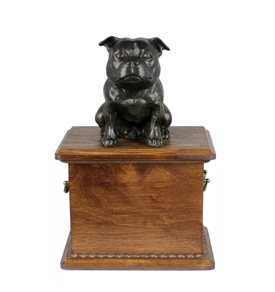 Staffordshire Bull Terrier urna z siedzącą figurką Art-Dog
