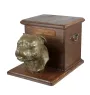Staffordshire Bull Terrier, Staffordshire Bullterrier - eine große Urne für die Asche des Hundes, eine hölzerne Urne mit dem Kopf des Hundes, eine Box für die Hundesasche der Marke Art-Dog