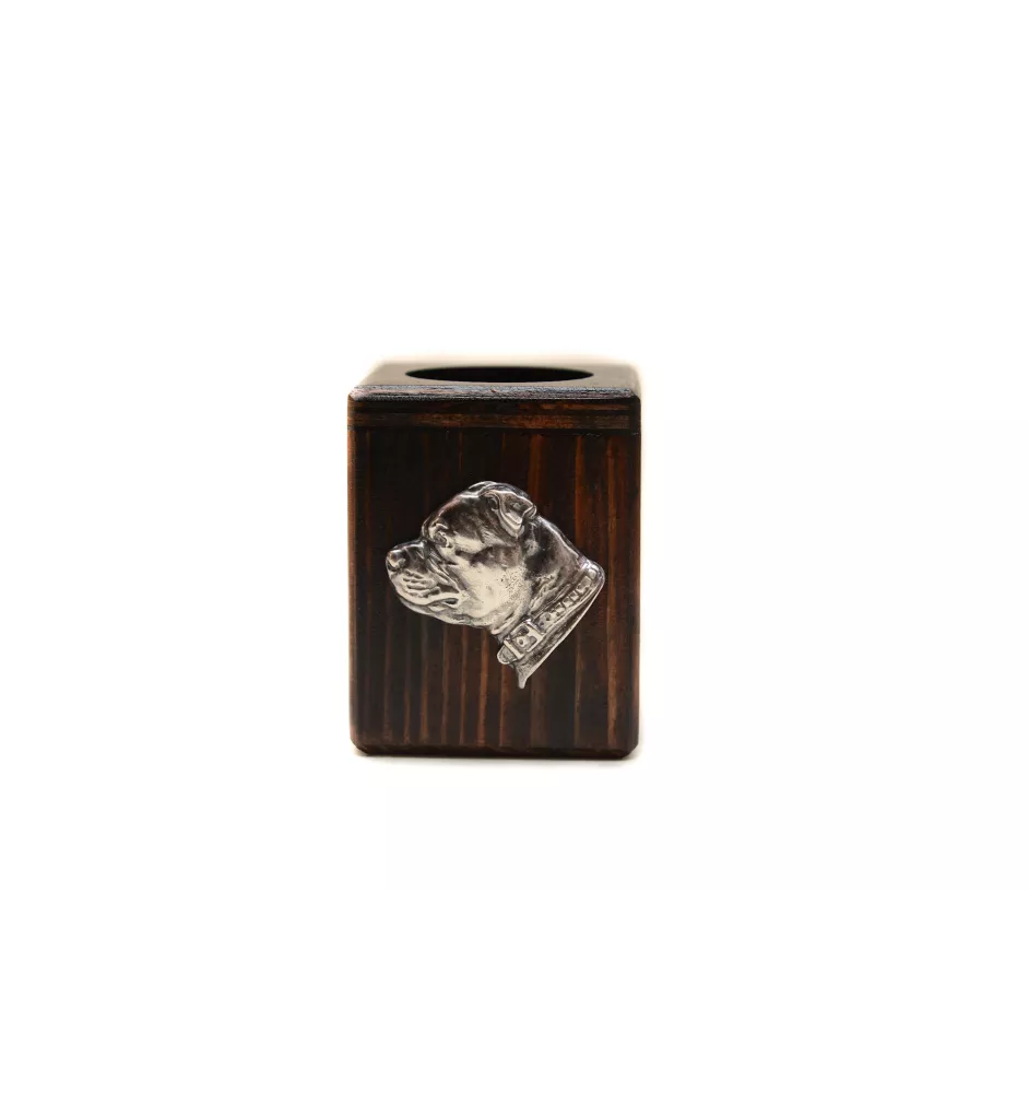 Staffordshire Bull Terrier, Staffie II - bougeoir en bois avec un chien, un souvenir unique après la perte d'un chien, une œuvre artisanale de la marque Art-Dog