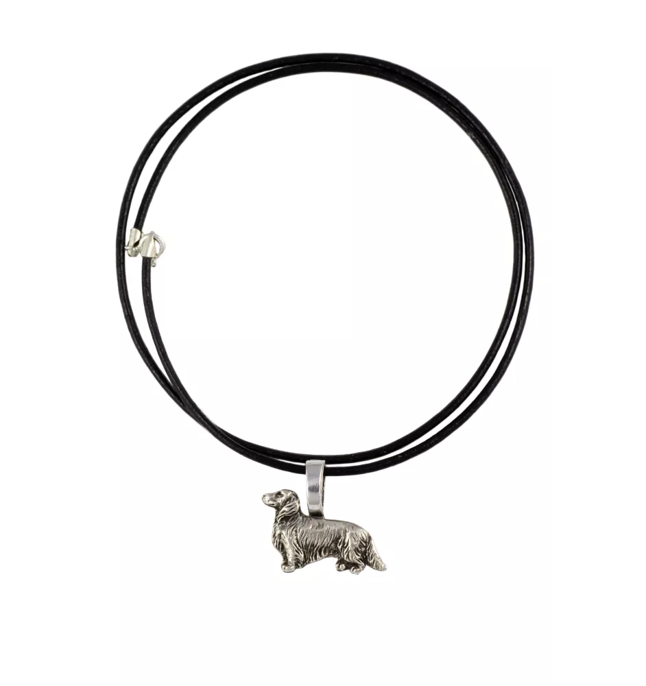 Teckel à poil dur, Chien-saucisse III - Collier pour chien, pendentif plaqué argent pour l'amoureux des chiens, bijoux subtils par Art-Dog