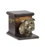 Staffordshire Bull Terrier, Staffordshire Bullterrier - Eine Urne für die Asche eines Hundes mit einer Statuette, eine elegante Urne für einen Hund, eine außergewöhnliche Urne mit dem Porträt eines Hu