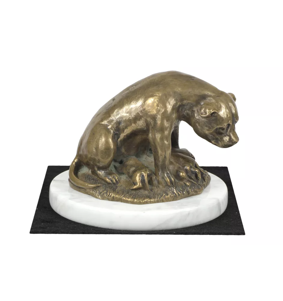 Staffordshire Bull Terrier statuetka na jasnym kamieniu Art-Dog