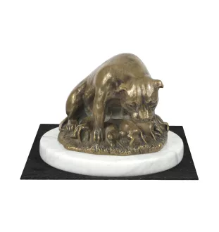 Staffordshire Bull Terrier, Staffordshire Bullterrier I - Hundestatue, Figur auf weißem Marmor, Trophäe für die Art-Dog-Hundeaustellung