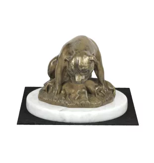 Staffordshire Bull Terrier, Staffie II - une statuette de chien, une figurine en marbre blanc, un trophée pour l'exposition de chiens de la marque Art-Dog