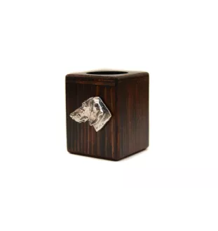 Teckel à poil dur, Chien-saucisse I - bougeoir en bois avec un chien, un souvenir unique après la perte d'un chien, une œuvre artisanale de la marque Art-Dog