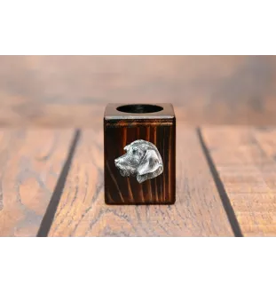 Teckel à poil dur, Chien-saucisse II - bougeoir en bois avec un chien, un souvenir unique après la perte d'un chien, une œuvre artisanale de la marque Art-Dog
