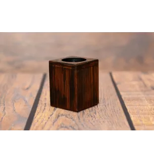 Teckel à poil dur, Chien-saucisse II - bougeoir en bois avec un chien, un souvenir unique après la perte d'un chien, une œuvre artisanale de la marque Art-Dog