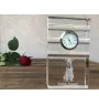 Welsh Terrier, Terrier gallois - une horloge en verre avec une photo, une photo de chien dans un cristal, une horloge de bureau personnalisée de la marque Art-Dog