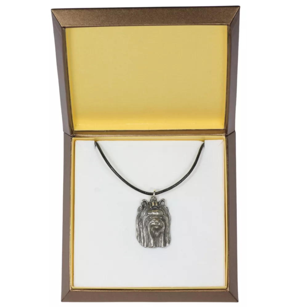 Yorkshire Terrier III - Hundehalsband in Geschenkbox, versilbertes Medaillon für Hundefans, markanter Anhänger der Marke Art-Dog
