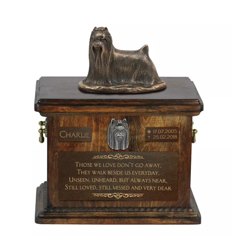 Yorkshire Terrier I - Eine Urne für die Asche eines Hundes, eine Urne mit einer Statue, eine personalisierte Hundeurne von der Marke Art-Dog.