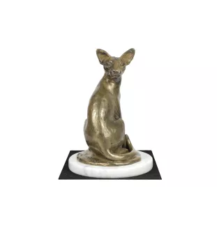 Ägyptische Mau Katze - Katzenstatue, Figur auf weißem Marmor, Trophäe für die Hundeausstellung der Marke Art-Dog