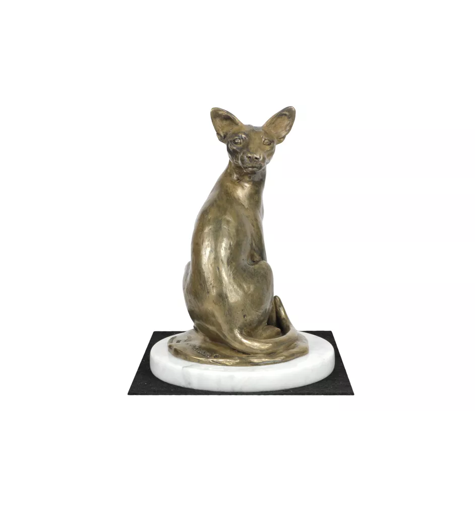 Ägyptische Mau Katze - Katzenstatue, Figur auf weißem Marmor, Trophäe für die Hundeausstellung der Marke Art-Dog
