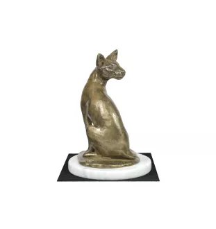 Ägyptische Mau Katze - Katzenstatue, Figur auf weißem Marmor, Trophäe für die Hundeausstellung der Marke Art-Dog