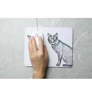 Bobtail kurilien - tapis de souris imprimé, tapis de souris personnalisé avec un chat, un gadget unique pour un employé de bureau de la marque Art-Dog