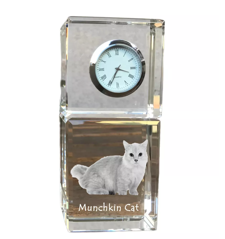 Munchkin Katze - Kristalluhr mit Bild, Katzenbild im Kristall, personalisierte Schreibtischuhr von Art-Dog.