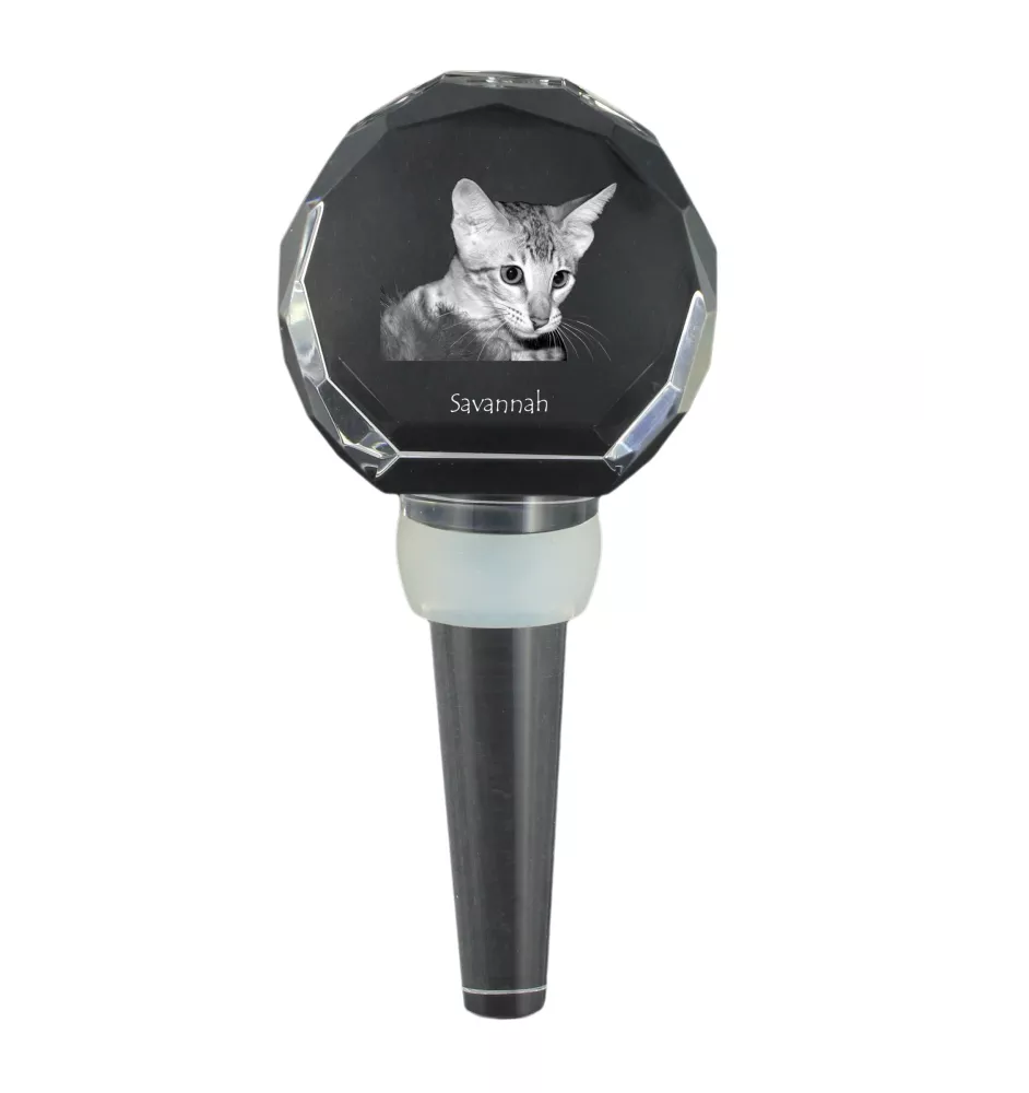 Savannah - Crystal bottle stopper with cat, unique wine stopper with photo, personalised gift for sommelier by Art-Dog brand