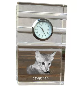 Savannah - une horloge en verre avec une photo, une photo de chat dans un cristal, une horloge de bureau personnalisée de la marque Art-Dog