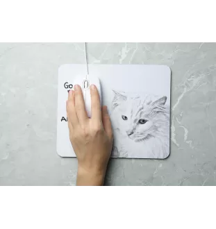 Chat Angora Turc - tapis de souris imprimé, tapis de souris personnalisé avec un chat, un gadget unique pour un employé de bureau de la marque Art-Dog