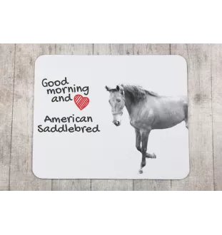 Cheval de selle américain - tapis de souris imprimé, tapis de souris personnalisé avec un cheval, un gadget unique pour un employé de bureau de la marque Art-Dog