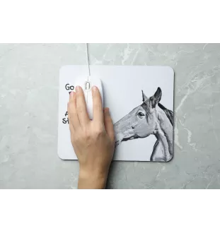 Australisches Zuchtpferd - Mauspad mit Druck, personalisiertes Mauspad mit Pferd, einzigartiges Gadget für Büroangestellte von Art-Dog.