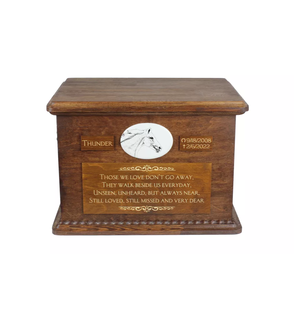 Czeski koń gorącokrwisty urna na drewnie z statuetką stojącą Art-Dog