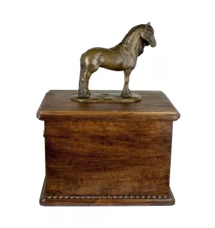 Jument de race Frisonne - urne pour cendres de cheval avec statuette, urne personnalisée avec gravure, grande boîte pour cendres de cheval de la marque Art-Dog