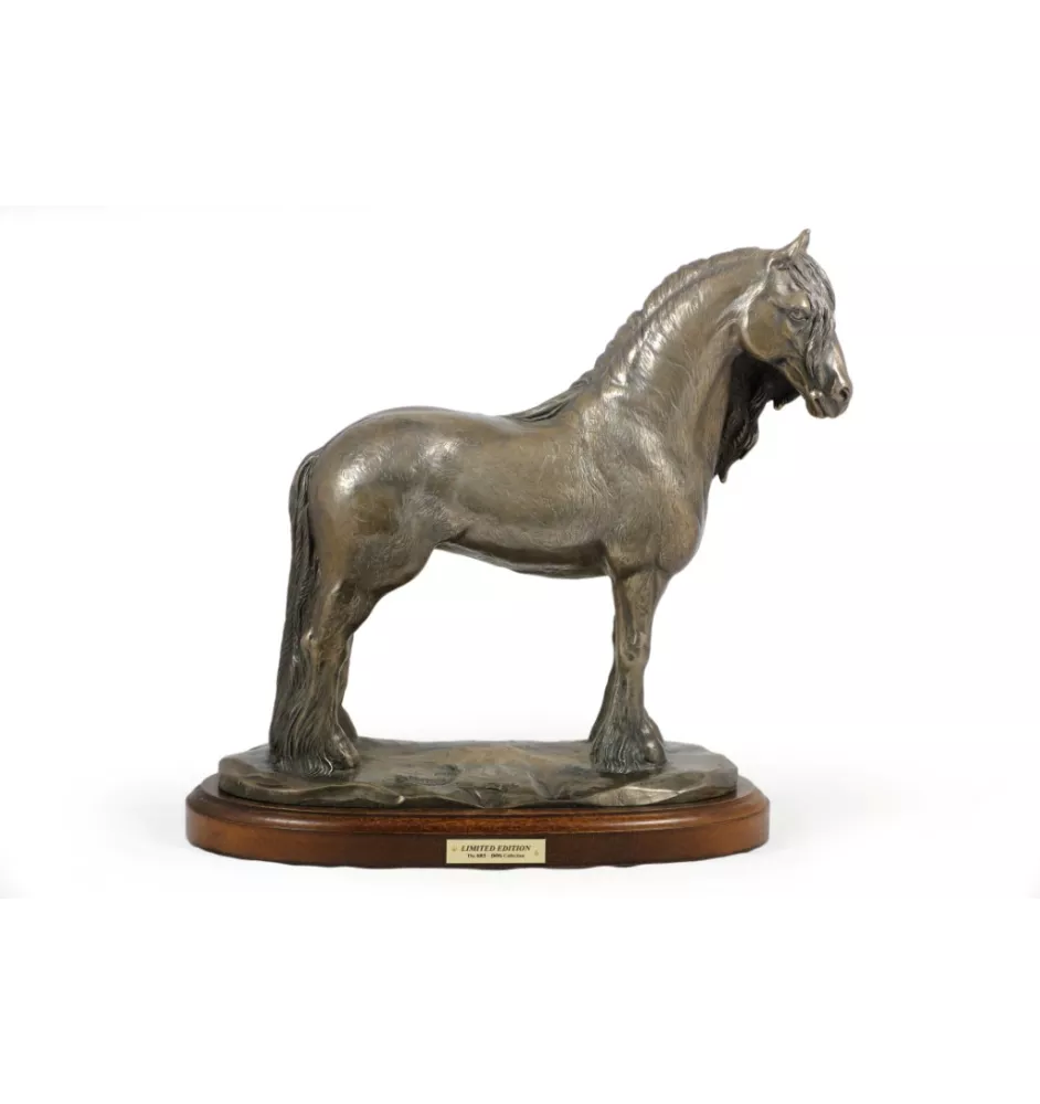 Jument de race Frisonne - statuette avec un cheval, silhouette de cheval sur du bois, un prix prestigieux dans le concours de la marque Art-Dog