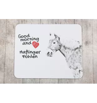 Haflinger Fohlen - Mauspad mit Druck, personalisiertes Mauspad mit Pferd, einzigartiges Gadget für Büroangestellte von Art-Dog.