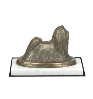 Bichon maltais, Maltese - une statuette de chien, une figurine en marbre blanc, un trophée pour l'exposition de chiens de la marque Art-Dog